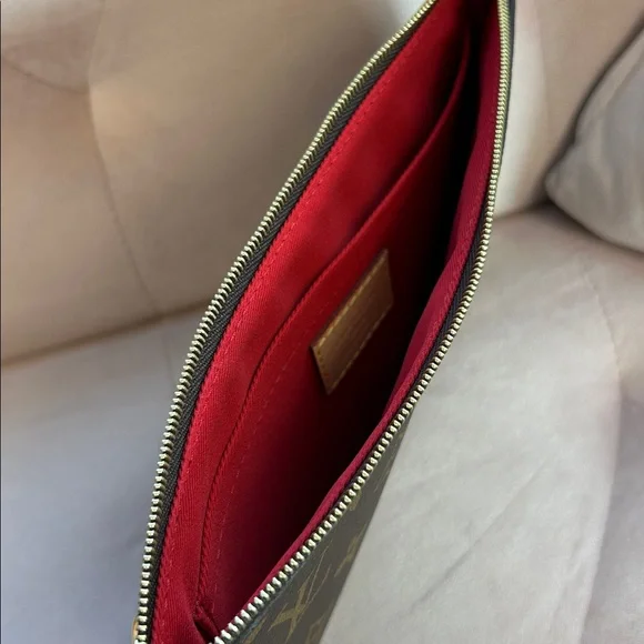 Louis Vuitton Monogram Neverfull Pouch (Red Interior)